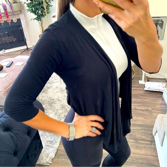 Love J. Black Lightweight Drape Top Open Front three Quarter Sleeves Size M - Picture 1 of 10